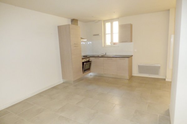 34120 Pézenas